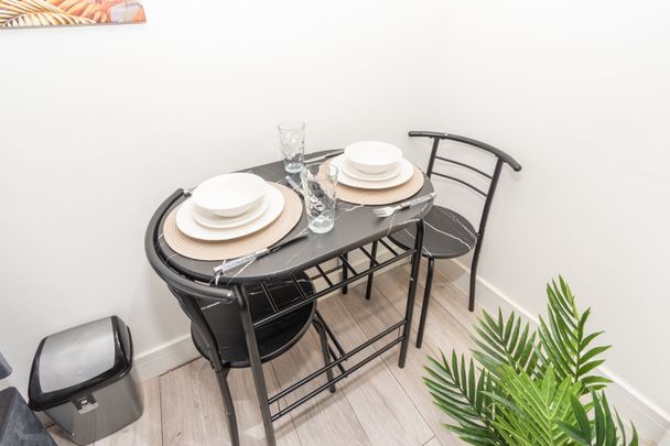 Studio Flat, Mitcham Road, SW17 - Photo 1