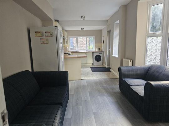 5 bedroom house share to rent - Photo 1