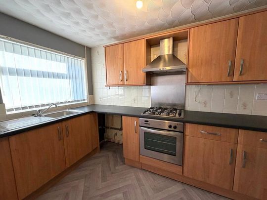 3 bedroom semi-detached house to rent - Photo 1