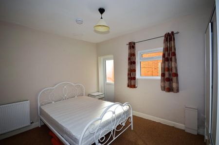 5 bedroom detached house to rent - Photo 5