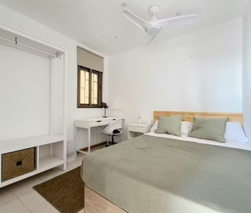 Carrer d'Occident, L'Hospitalet de Llobregat, Catalonia - Photo 1