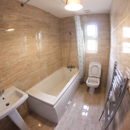 Room in a Shared House, Fourth Avenue, E12 - Photo 4