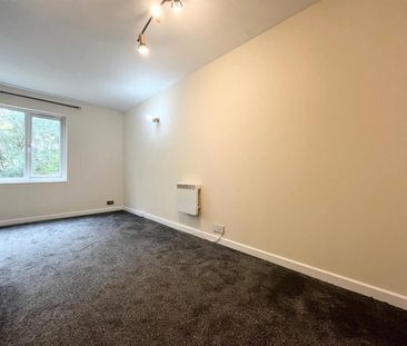 1 Bedroom Flat - Purpose Built To Let - Photo 1