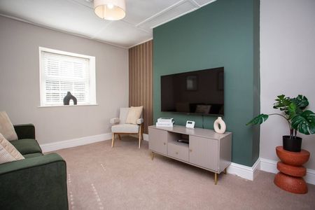 Castle Hill - Photo 4