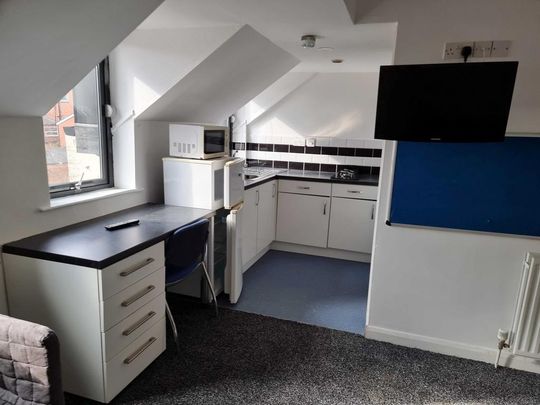 Studio to rent - Photo 1