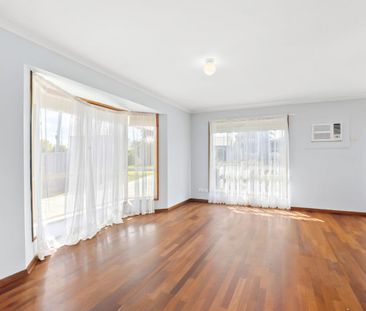 Comfortable 3-Bedroom Brick Home - Photo 5