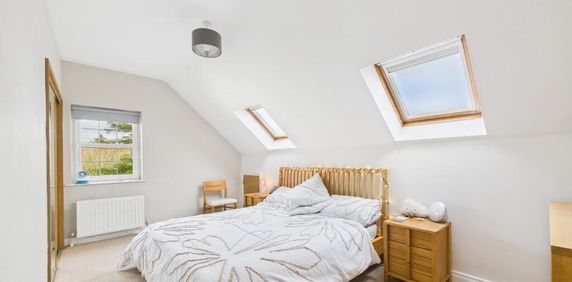 5 Old Church Square, Dundonald, Belfast, BT16 2FD - Photo 2