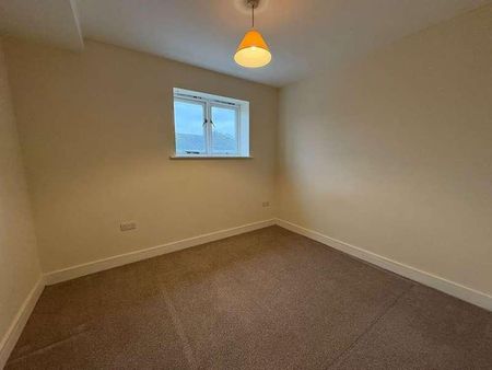 Burford Road, Carterton, OX18 - Photo 2