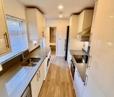 3 bedroom semi-detached house to rent - Photo 2