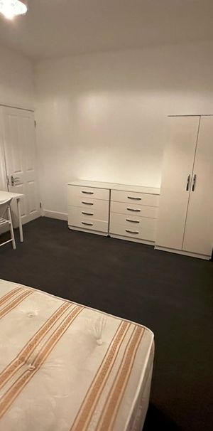 Room in a Shared House, Muswell Hill Broadway, N10 - Photo 1