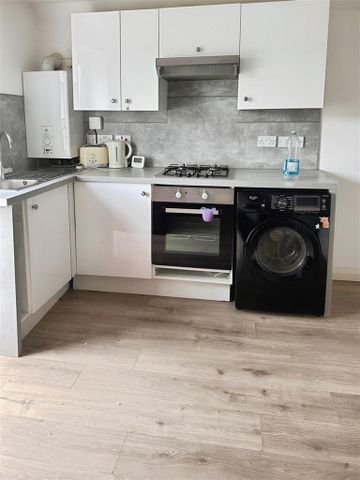 1 bedroom flat to rent - Photo 4