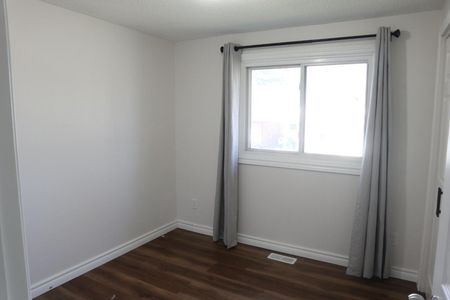 For Lease - 2700 Barton Street Unit# 47, Hamilton, Ontario - Photo 4