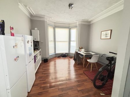 Flat 1, 37 St Michaels Road, Leeds, LS6 3AW - Photo 3