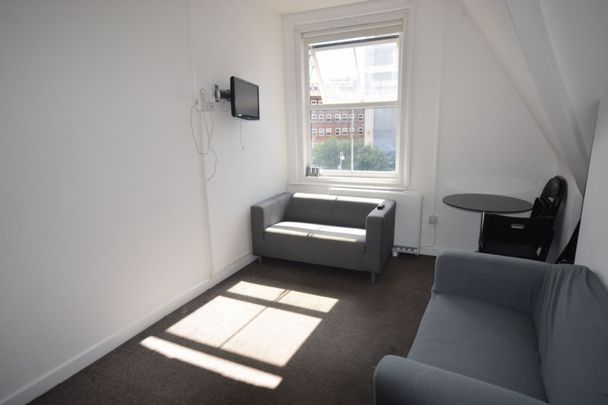 3 Bedroom Flat To Rent in Lansdowne - £1,875 pcm Tenancy Info - Photo 1