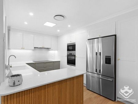 4 Bed 2 Bath 3 Car with Ducted Air - Photo 2