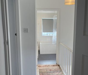 3 bedroom end of terrace house to rent - Photo 2