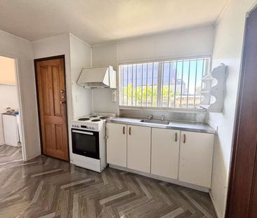 190 Universal Dr, Henderson - Photo 3