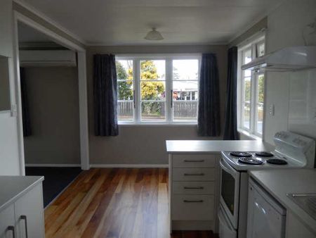 Spacious 4-Bedroom Family Home for Rent – $630 per Week Located in the sought-after suburb of Hamilton East, 3216, this property offers comfortable and convenient living for families or professionals alike. - Photo 5