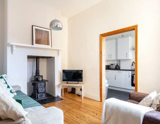 3 bedroom apartment to rent in Norfolk House, Rushcroft Road, London, SW2 - Photo 1