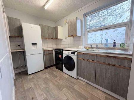 Tremona Road, SO16 - Photo 4