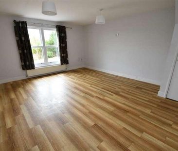 Bedroom Property In Godalming, GU7 - Photo 1
