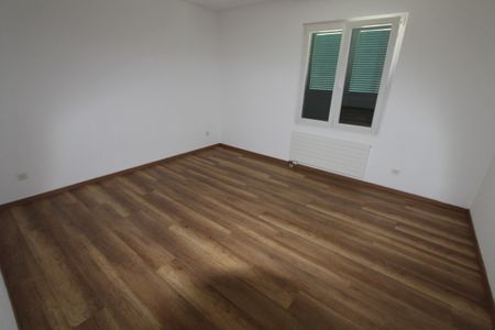 Zu vermieten 3.5 Z-Wohnung mit eigene Waschmaschine und Trocknungsraum in Grenchen - Photo 4