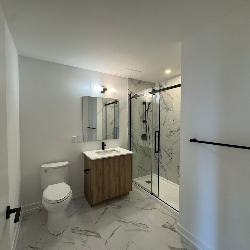 For Lease - 56 Lakeside Terrace, Barrie, Ontario - Photo 1