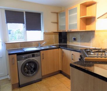 2 bedroom semi-detached house to rent - Photo 5