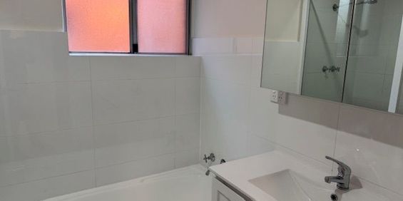 LUXURY URBAN LIVING - FULLY RENOVATED 3 BEDROOM - Photo 3