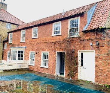 High Street - Photo 1