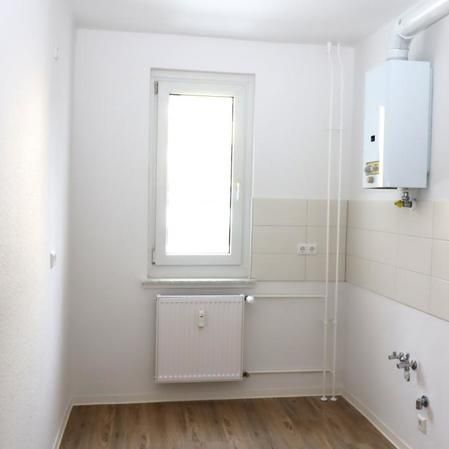 Erdgeschosswohnung: 2 Räume im Grünen + BARRIEREARM - Foto 1