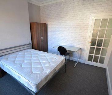 4 bedroom terraced house to rent - Photo 1