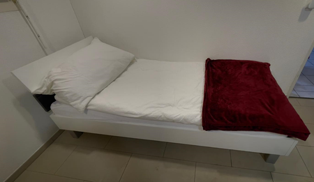 Per sofort zu Vermieten: Möblierte 1,5 Zimmerwohnung mit Dusche, ohne Küche - Photo 3