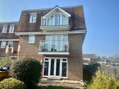 Tutts Barn Lane, Eastbourne, East Sussex, BN22 8XQ - Photo 2