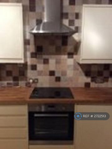 3 bedroom flat to rent - Photo 3