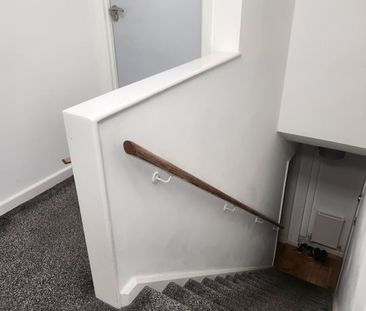 Room in a Shared Flat, Imperial Drive, HA2 - Photo 6