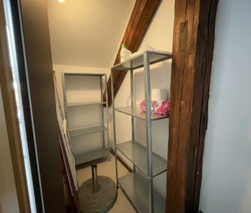 Sehr helle Dachgeschosswohnung in zentraler Lage – perfekt auch als... - Photo 2