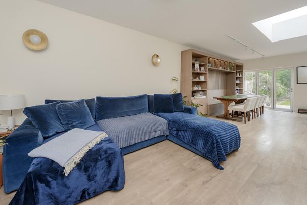 Whitchurch Gardens, Edgware HA8 - Photo 1