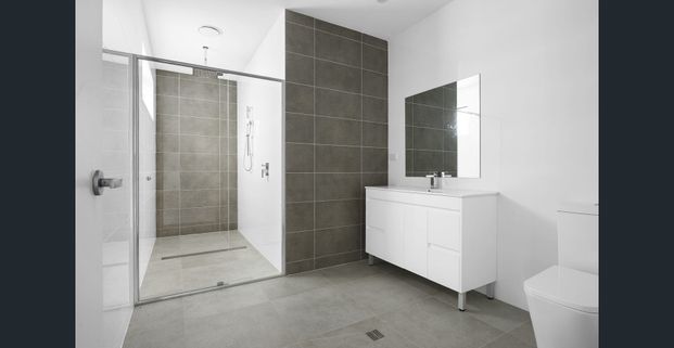 Spacious Family Home in a Quiet Cul-de-Sac - Photo 1