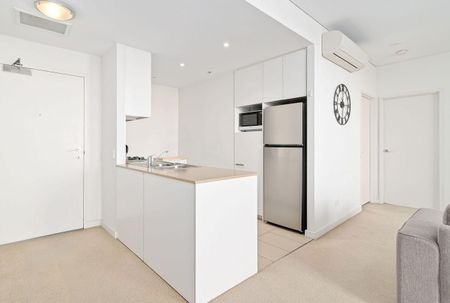 Stunning One Bedroom Apartment in Wolli Creek - Photo 3
