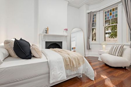Charming Character Terrace with Rear Lane Access - Photo 3