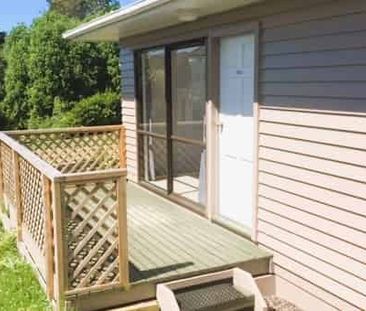 Two bedroom house with parking - Photo 3