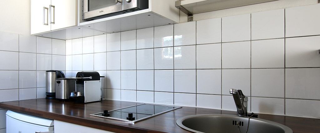 Modern möbliertes Apartment mit Aufzug im Herzen von Köln - Photo 1