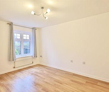 2 bedroom End of terrace house to rent in Chesters Avenue, Longbent... - Photo 1