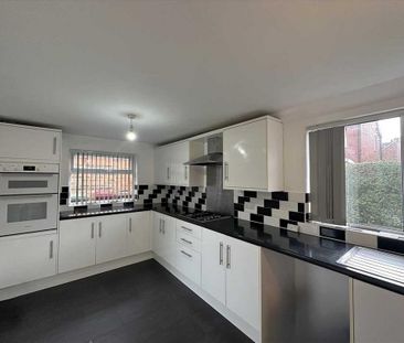 3 bedroom detached house to rent - Photo 3