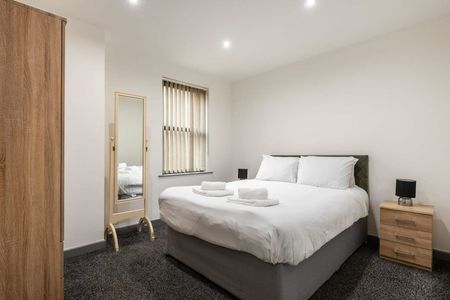 Blackwall - Photo 2