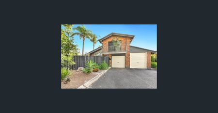 Large Furnished Villa – short term lease available - Photo 2