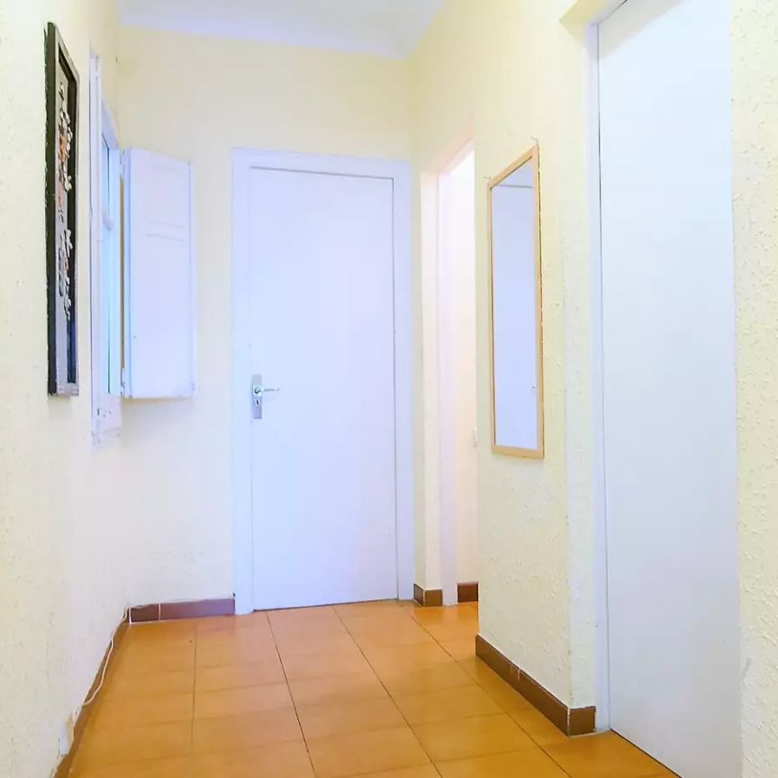 PRIVATE EXTERIOR ROOM WITH TERRACE OF 200 M2. - Photo 1