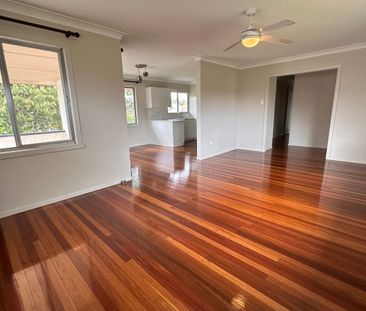 3 BEDROOM FAMILY HOME - Photo 1