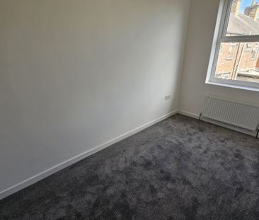 2 bed Terraced - To Let - Photo 2